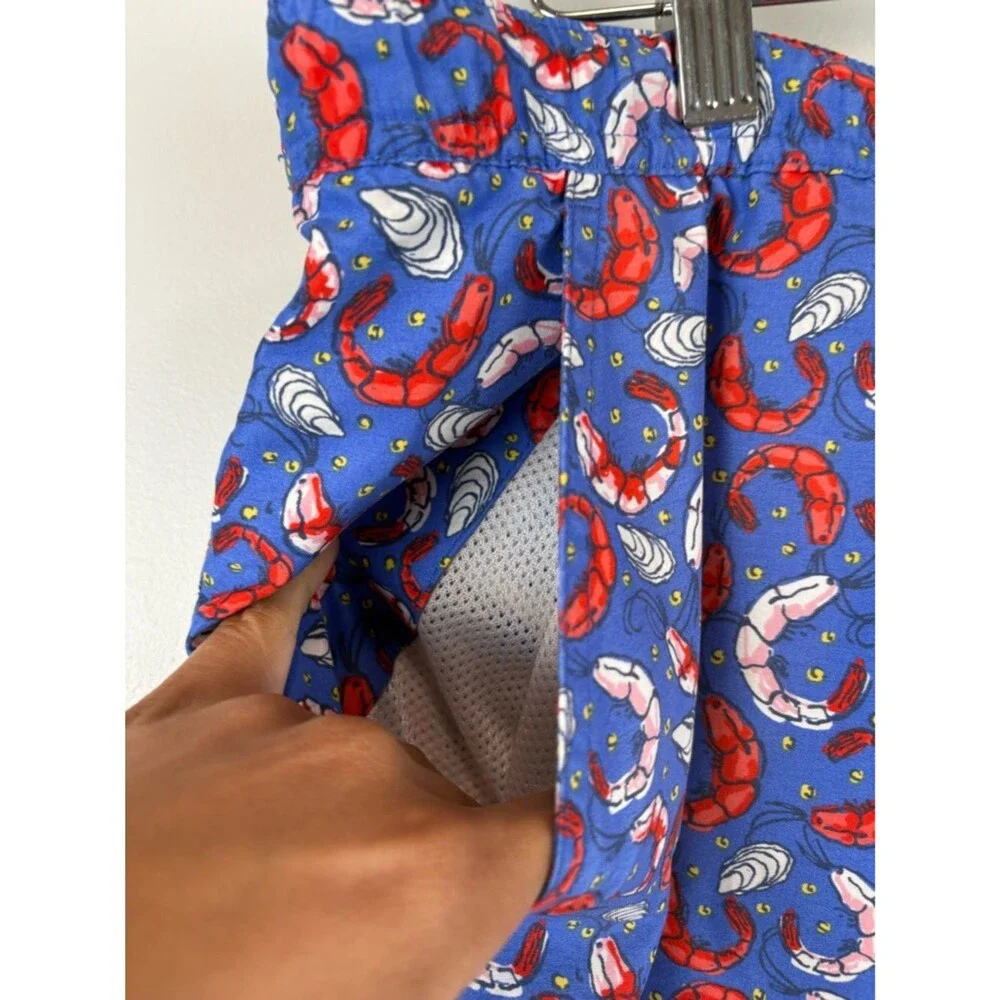 Vineyard Vines Mens Medium Swim Trunks Shrimp Clams Graphic Blue Red Shorts